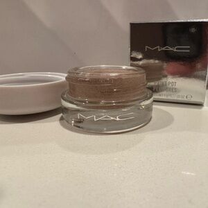 MAC Cosmetics Eye Primer - Morning Frost